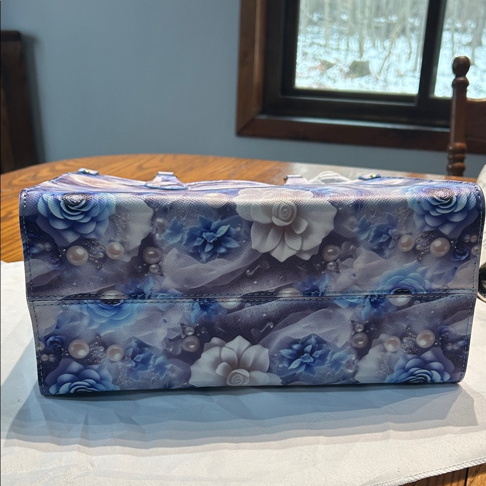 Chanel Blue and White Monogrammed Floral Tote Bag - VIP Gift - Picture 5 of 12